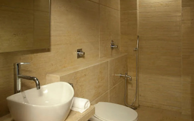 Hotel RR Suites - Near LODHA Xperia Mall