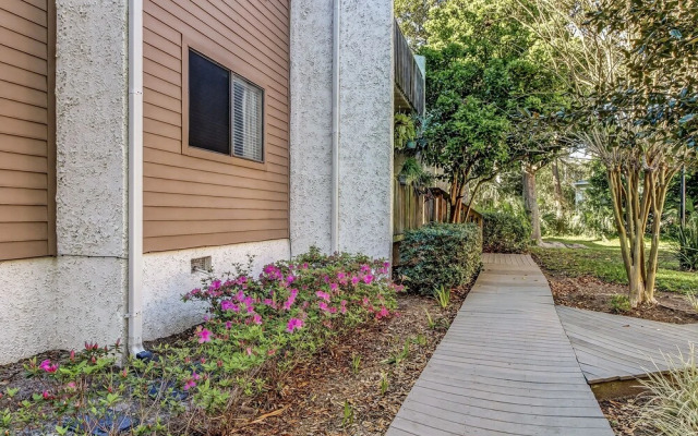 Dog Friendly Condo, Easy Access to Amelia Island Beautiful Beaches by RedAwning