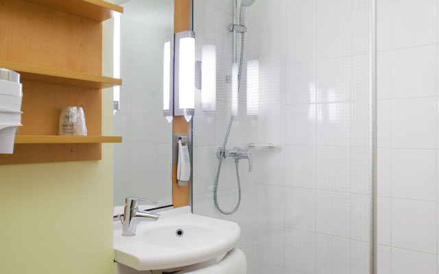 ibis Cergy Pontoise Le Port