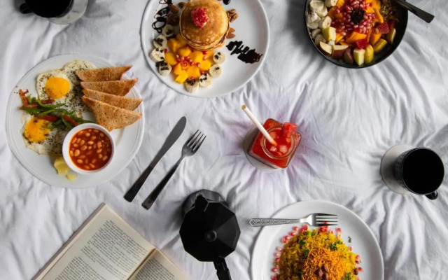 Minimalist Poshtel & Suites