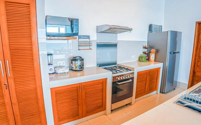 Air Sanih Beach Villa