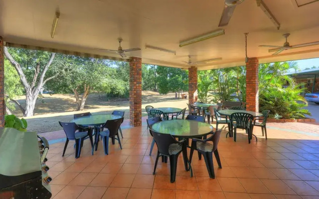 Heritage Lodge Motel