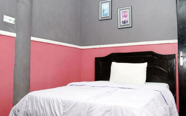 Royal Park Hotel & Suites