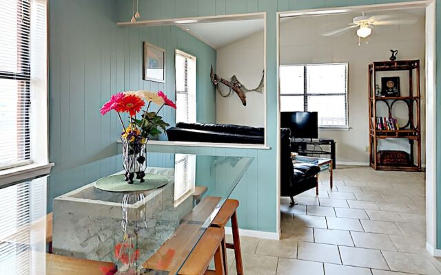 Loki Upper - One Bedroom Bungalow