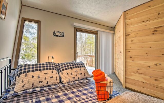Tobyhanna Cabin w/ Deck, Community Pool & Golf!