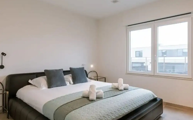 Spacious Getaway Close to the Beach and Airport
