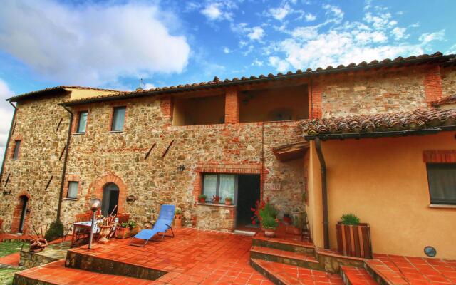 Rolling Farmhouse of Val D'orcia