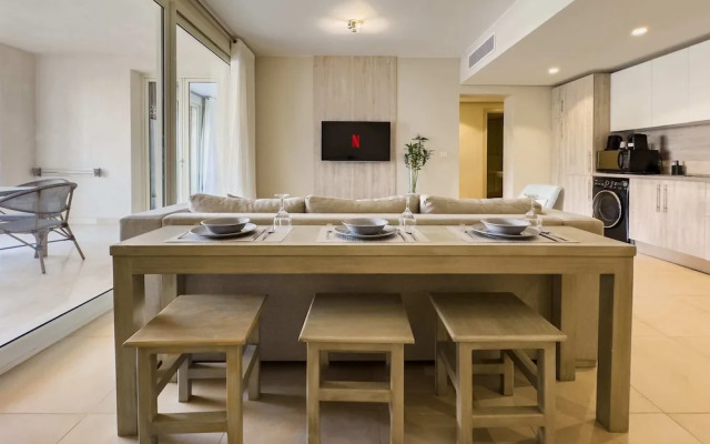 Xuru Stays I Homestyle & Summery 1bdr@ Mangroovy Free Beach Pool