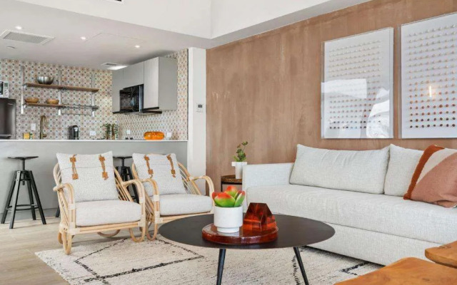 HiBird- Apartment and Suites Hotel