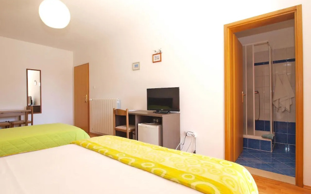 Rooms Ivica 1452