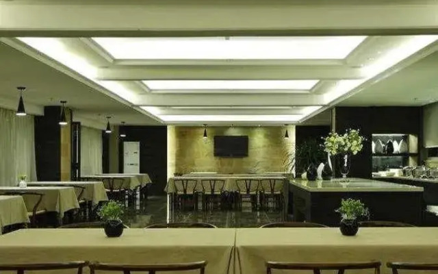 Luminous Jade Hotel