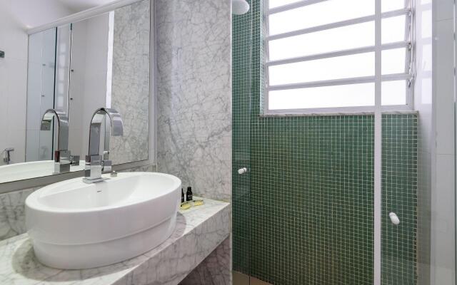 1 Quarto a 200m da Praia de Copacabana | SC 86/712