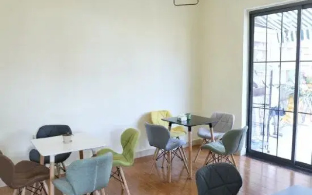 Aisi Homestay (Guangxi Normal University Yucai Campus)