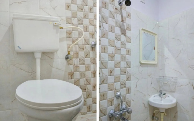 OYO 10525 Varcity Abra Madiwala