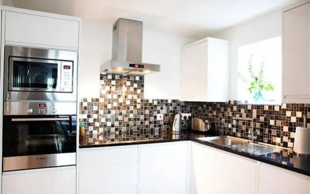 Flat 4 Summertown Court