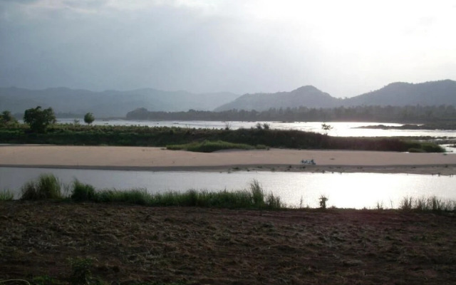 Mekong Riverside Resort & Camping