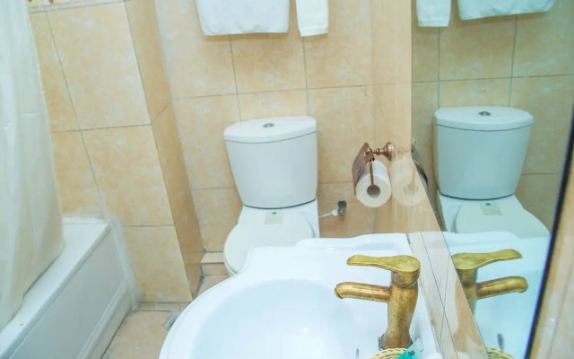 Royal Crest Hotel & Suites