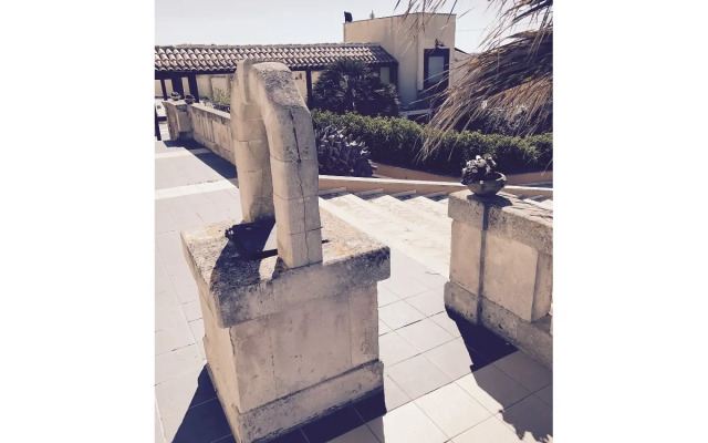 Domus Aurea Resort