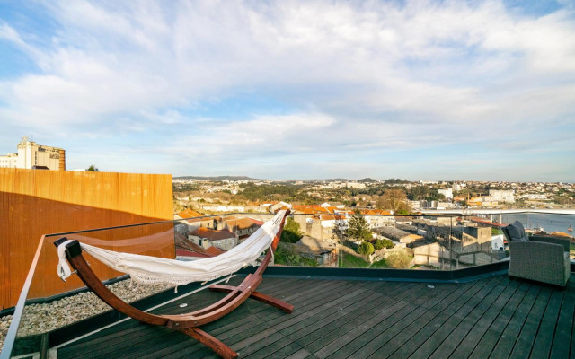 WHome Riverside View Premium Apartment w/ AC & Terrace