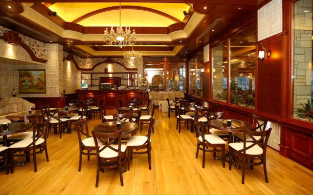 Hotel Rolex