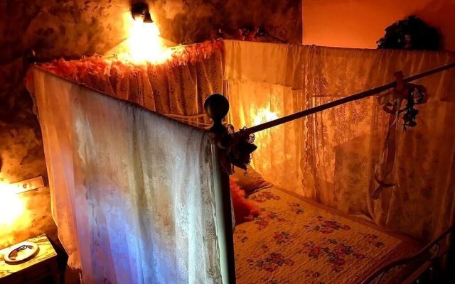 Room in Guest Room - Rural House the Fifth of Malu, Romantic Hotel in Cuenca, Romantic Getaways