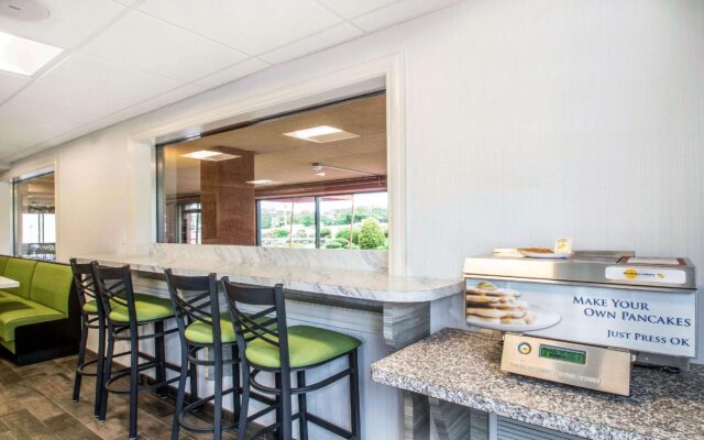 Econo Lodge Hicksville