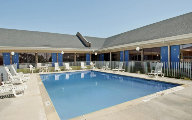 Americas Best Value Inn Forest