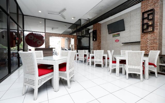 OYO 1251 Residence 8