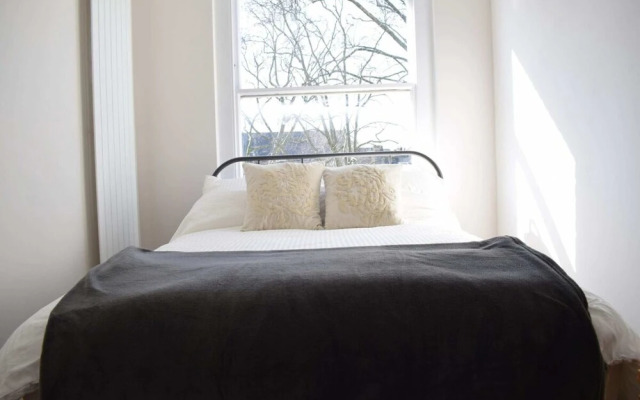 2 Bedroom Flat Near Notting Hill