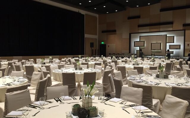 Manila Marriott Hotel at Newport World Resorts
