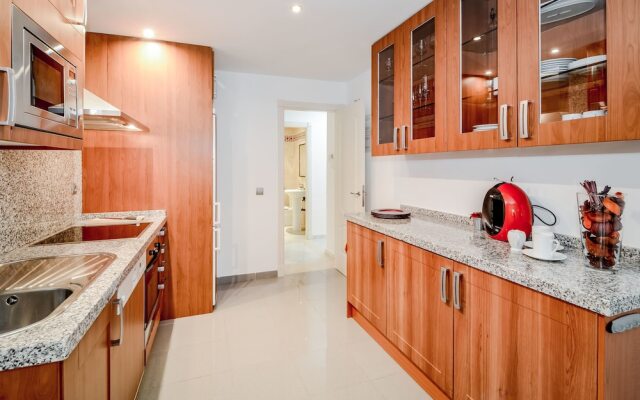 FA-Fab 2 bedroom apt in and outdoor pool