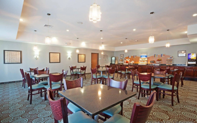 Holiday Inn Express & Suites Meriden by IHG