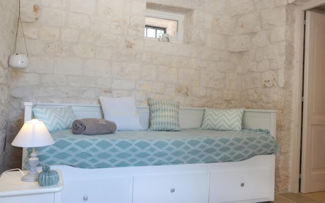 TD Trulli Della Magnolia Trulli w Amazing Garden