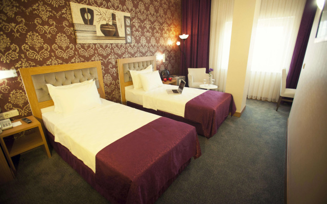 Helikon Business Hotel