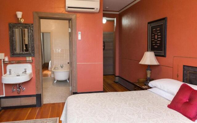 Centralia Square Grand Ballroom and Vintage Hotel