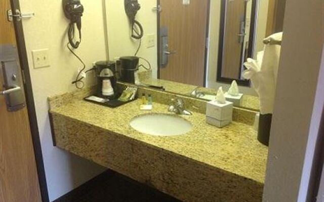 Rodeway Inn & Suites