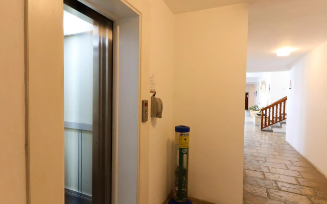 Axiothea Hotel