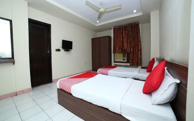 OYO 1067 Hotel Surbhi