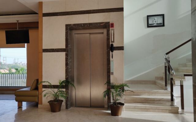 Hotel Maple Grand