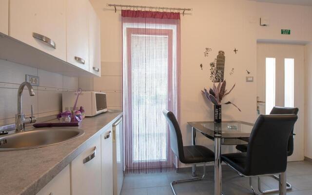 Lovely Family House Robi