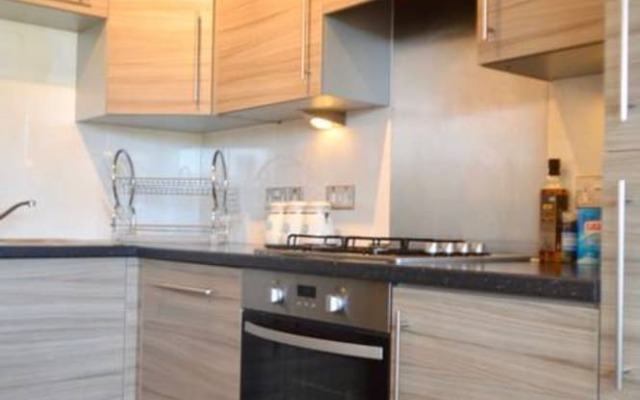 1 Bedroom Penthouse Apartment Near Murrayfield Sleeps 4