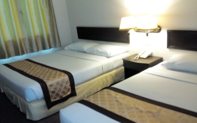 Golden Lake Garden Hotel