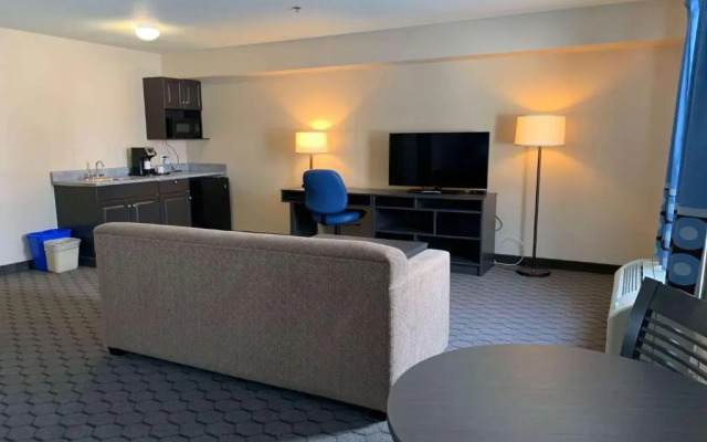 Super 8 Swan River MB