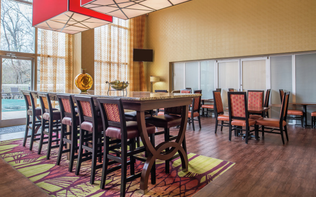Hampton Inn & Suites Charlotte-Arrowood Rd.
