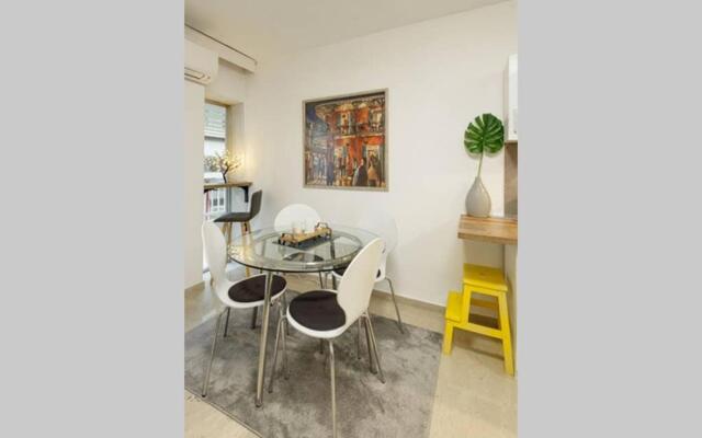 Spacious stylish studio up to 4ppl close to centre