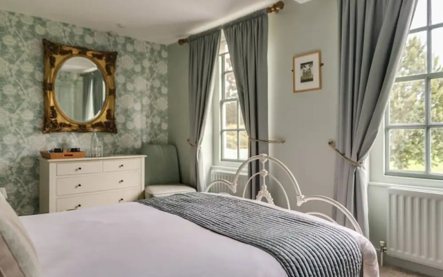 The Ancient Gatehouse Hotel
