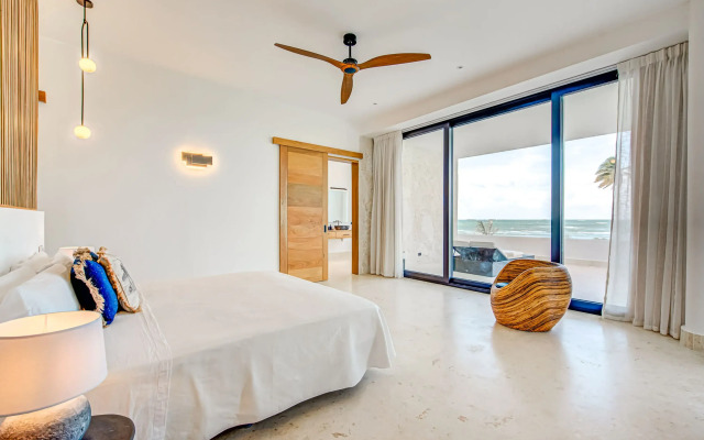 Luxury 10br Beachfront Stunner With Private Pool