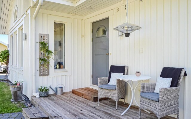 Nice Home in Trångsund With 4 Bedrooms and Wifi