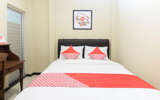 Super OYO 890 Dewi Fortuna Guest House
