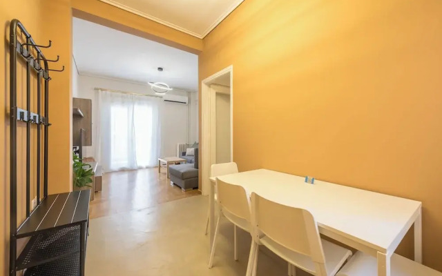 Stylish 2 Bd Urban Retreat Near Panormou